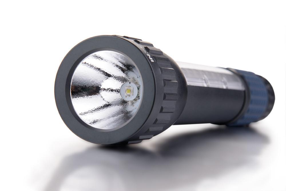 InGear Auto RoadSide Emergency Alerting Ultra Bright LED Flashlights Multi Tool with Ultra Strong Magnetic Base - NutFind - The best bluetooth tracker